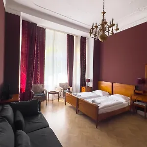 3* Hotel Hotel-maison Am Olivaer Platz