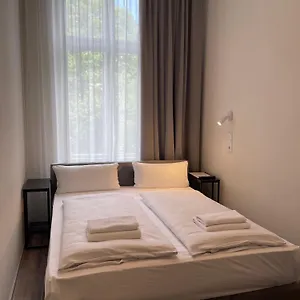 2* Pensión Blue - Minimalist Boutique
